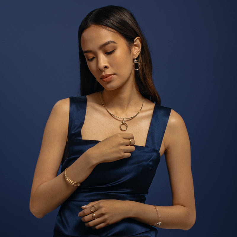 Impress Gold-Fill Collar Necklace from the FORM Collection by Haley Lebeuf HALEY LEBEUF Impress Gold-Fill Collar Necklace from the FORM Collection by Haley Lebeuf HALEY LEBEUF
