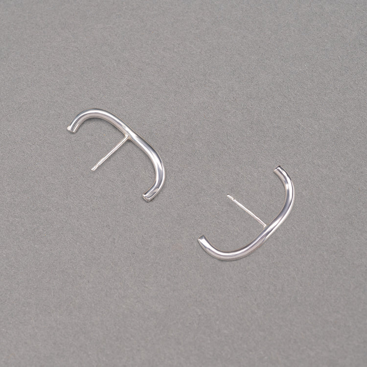COURSE SUSPENDER EARRING